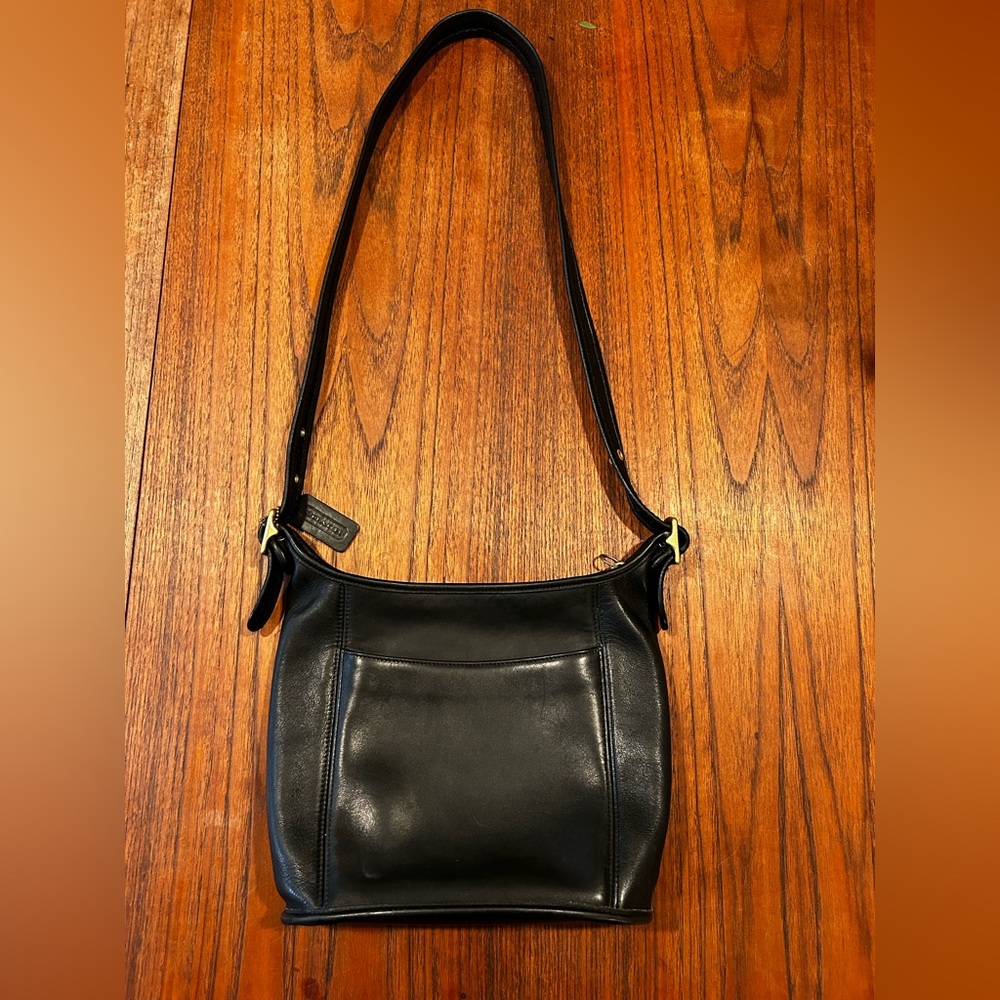 Vintage Coach 9816 Legacy Slim Duffle purse, great condition